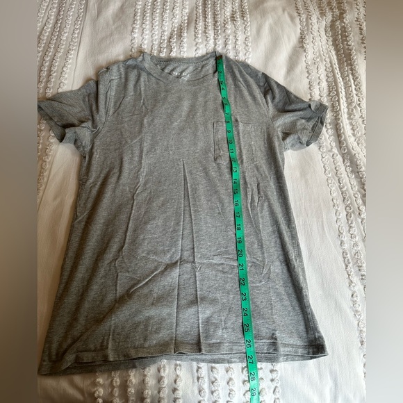Men’s Everlane Pocket Tshirt. Size Large, shrunk to Medium. Stone green heather. - Picture 6 of 9